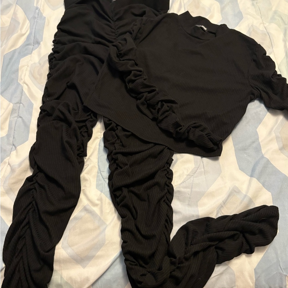 Fashion Nova Black Ribbed scrunching 2 piece set